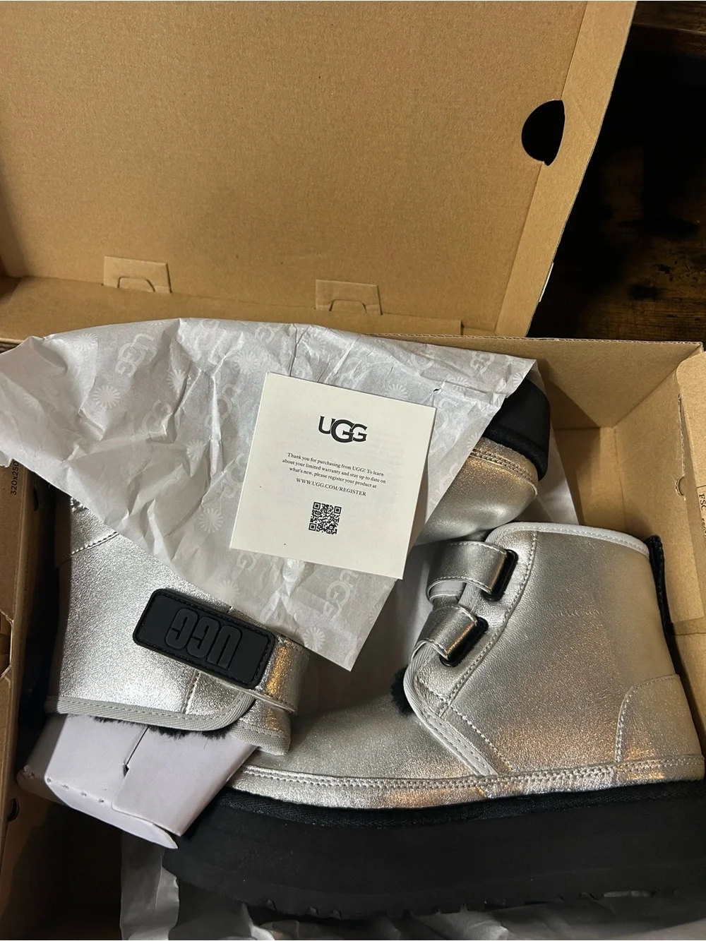 UGG K Neumel Platform Leather Silver Metallic Boots Youth Girls US 4 EU 36